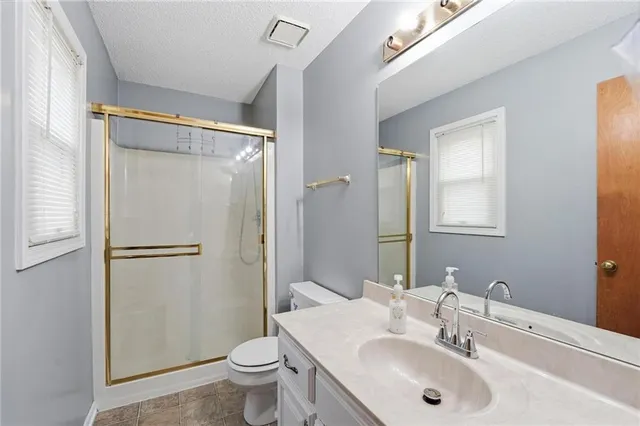 $300,000 | 6801 T Gabbert Drive, Pleasant Valley, MO 64068