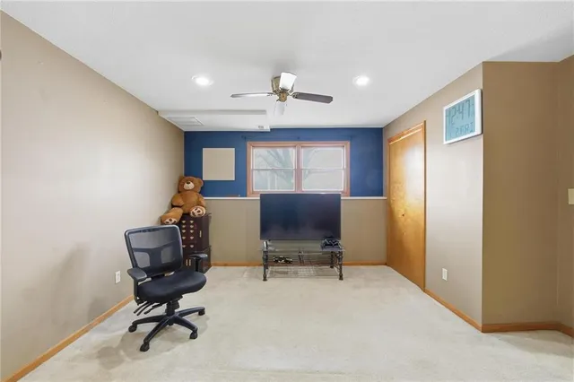 $300,000 | 6801 T Gabbert Drive, Pleasant Valley, MO 64068