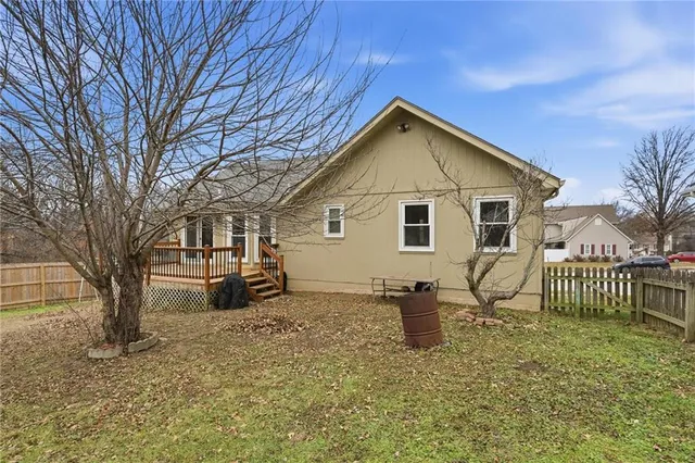 $300,000 | 6801 T Gabbert Drive, Pleasant Valley, MO 64068