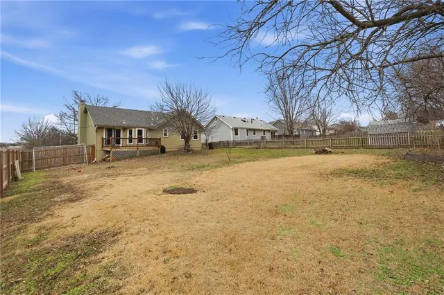 $300,000 | 6801 T Gabbert Drive, Pleasant Valley, MO 64068