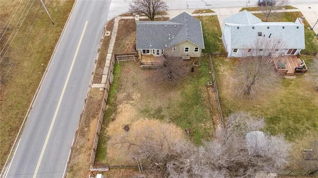 $300,000 | 6801 T Gabbert Drive, Pleasant Valley, MO 64068