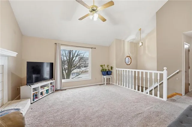 $300,000 | 6801 T Gabbert Drive, Pleasant Valley, MO 64068