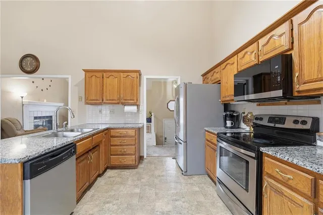 $300,000 | 6801 T Gabbert Drive, Pleasant Valley, MO 64068