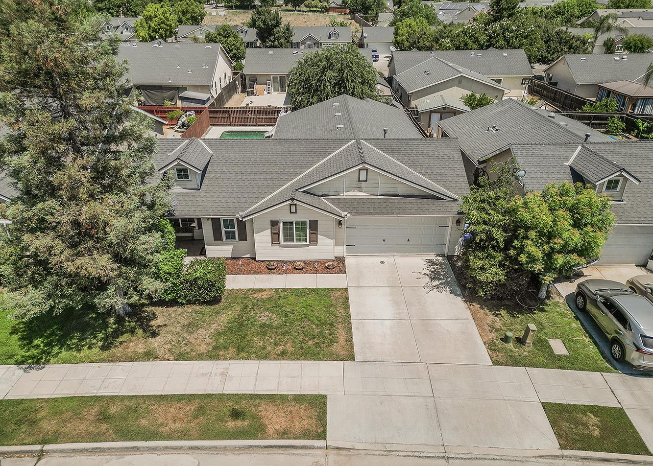 180 East Carpenter Avenue Reedley, CA 93654 - Photo 34 of 40