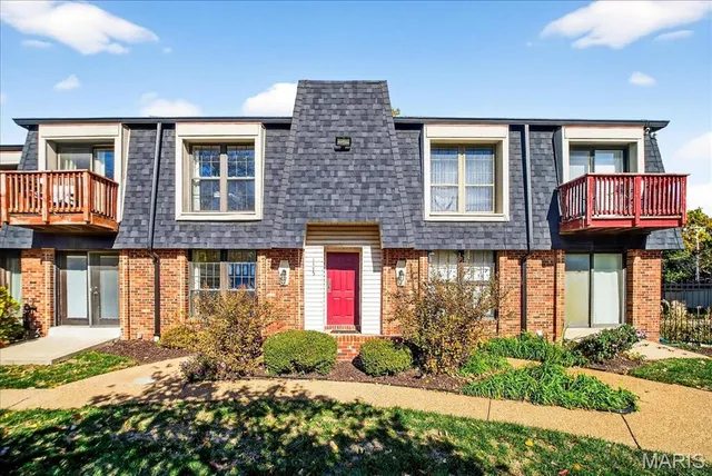 $1,900 | 1175 Appleseed Lane, Unit A, Olivette, MO 63132