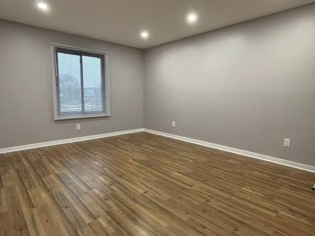 $1,900 | 803 Garden Circle, Unit 7, Streamwood, IL 60107