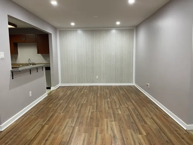 $1,900 | 803 Garden Circle, Unit 7, Streamwood, IL 60107