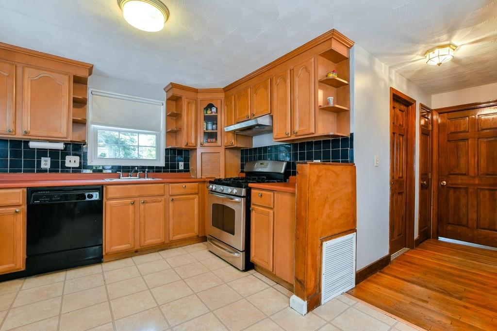 17 Ayles Road Boston, MA 02136 - Photo 11 of 36 Gallery Image 11