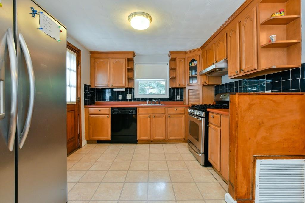 17 Ayles Road Boston, MA 02136 - Photo 10 of 36 Gallery Image 10
