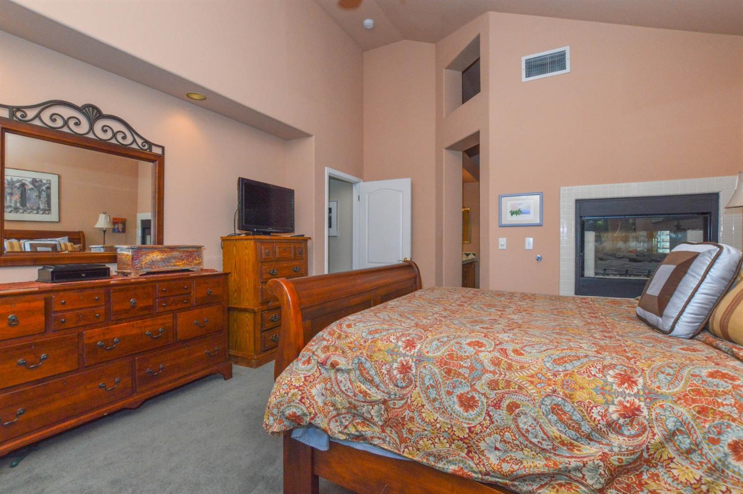 2302 Fairmont Avenue Clovis, CA 93611 - Photo 25 of 39