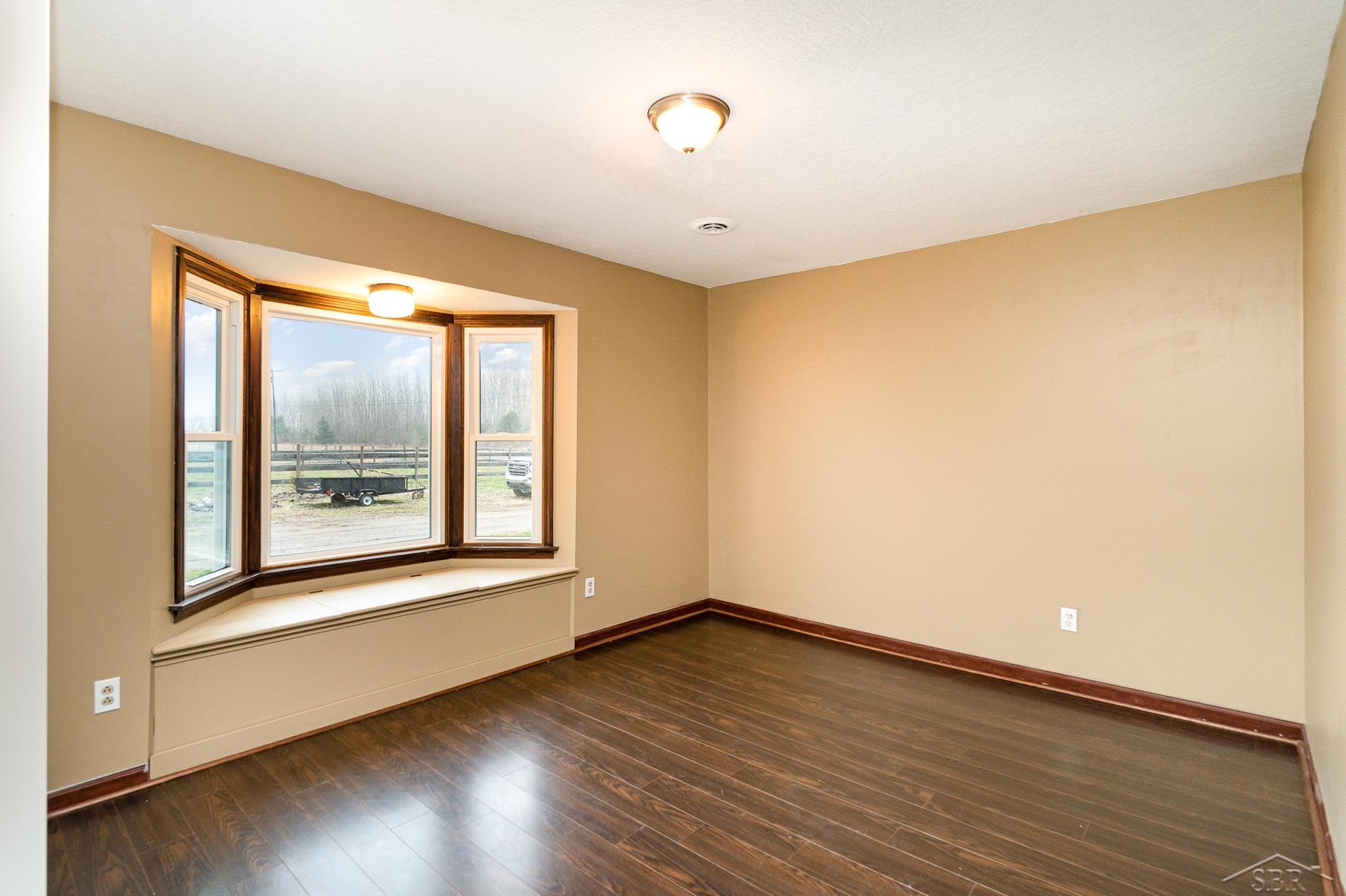 17295 Geddes Road Hemlock, MI 48626 - Photo 12 of 30 50098933-11.JPG