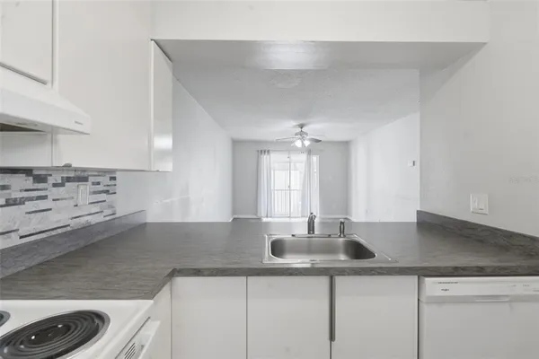 $123,000 | 100 East Kentucky Avenue, Unit H106, DeLand, FL 32724