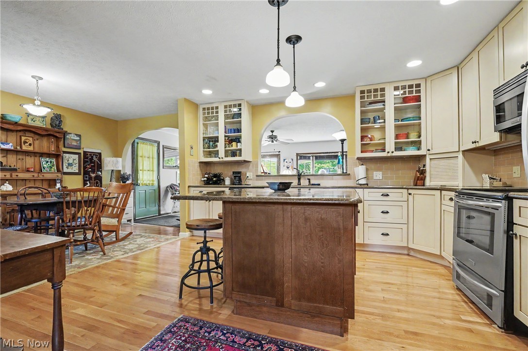 146 Habant Road Amherst, OH 44001 - Photo 7 of 32
