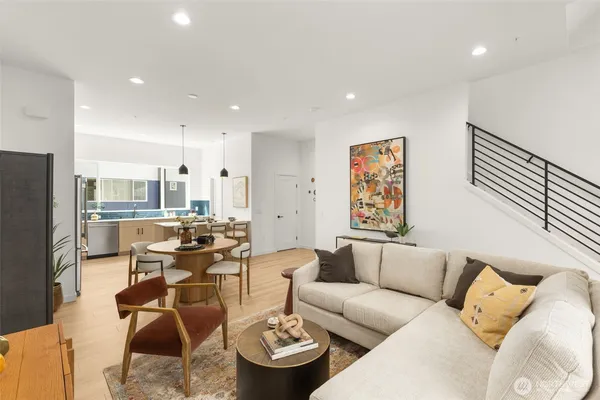 $1,375,000 | 16012 Southeast 31st Street, Bellevue, WA 98008