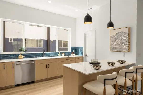 $1,375,000 | 16012 Southeast 31st Street, Bellevue, WA 98008
