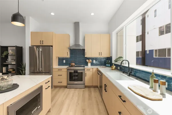 $1,375,000 | 16012 Southeast 31st Street, Bellevue, WA 98008
