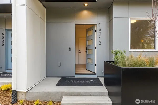 $1,375,000 | 16012 Southeast 31st Street, Bellevue, WA 98008