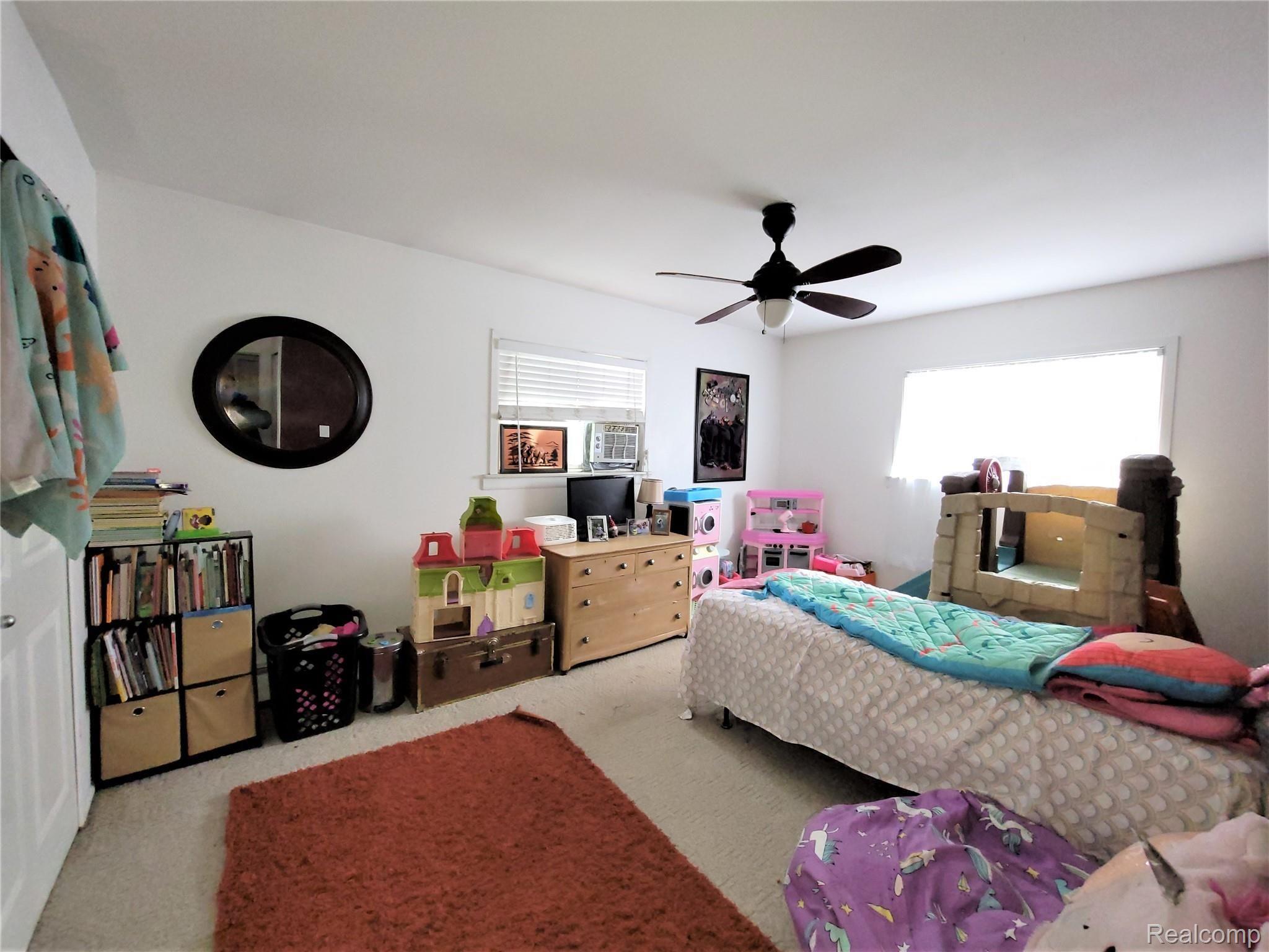 823 West Maple Road Clawson, MI 48017 - Photo 7 of 11 MB.jpg