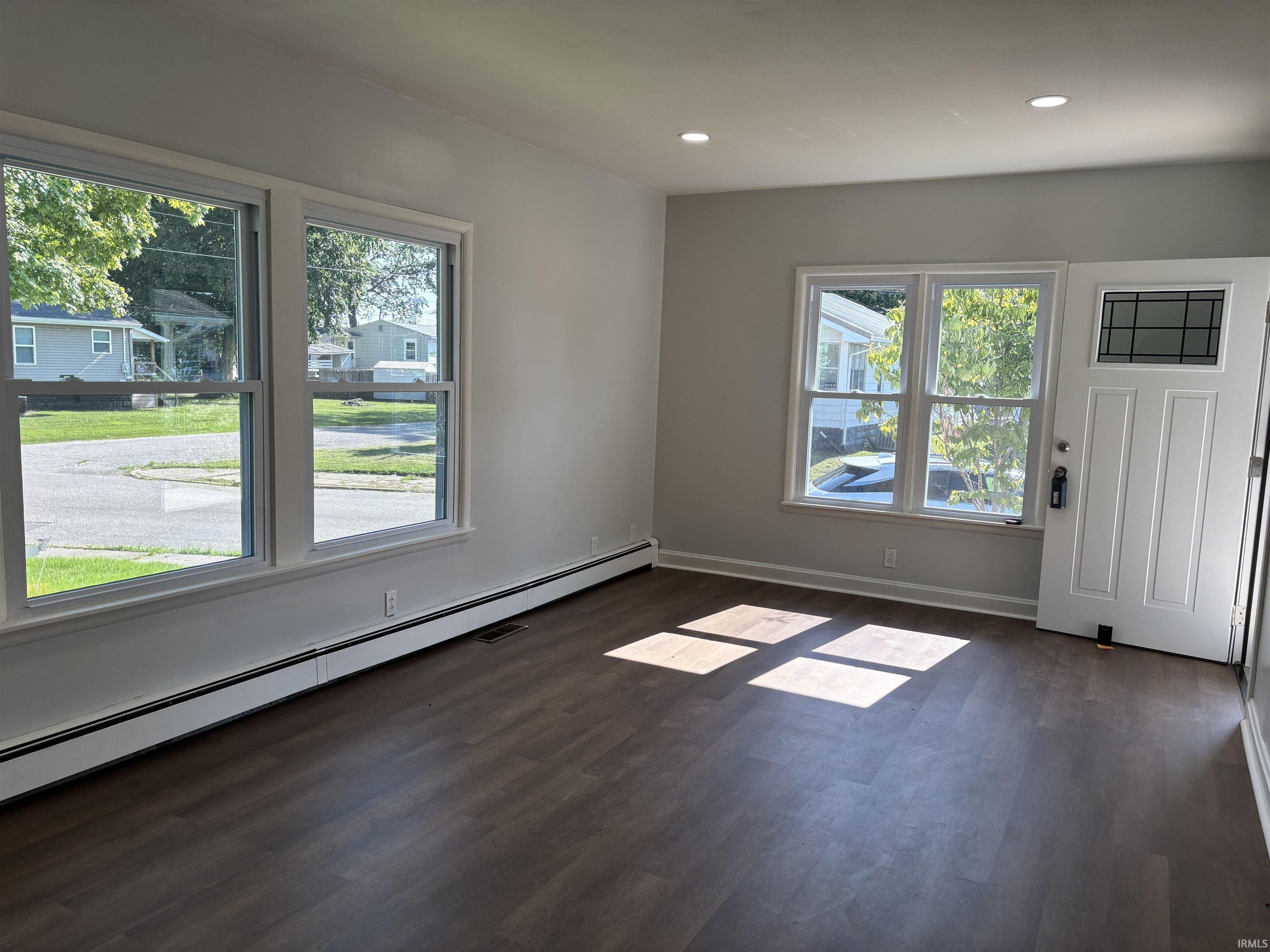 853 Ridgeway Avenue Vincennes, IN 47591 - Photo 2 of 26