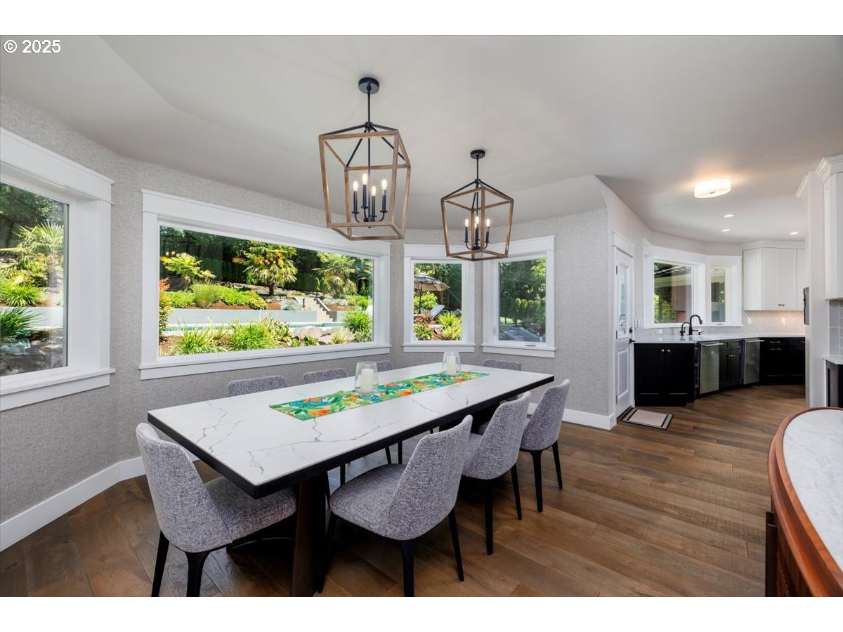 1051 Forest Meadows Way Lake Oswego, OR 97034 - Photo 16 of 48 Dining Room