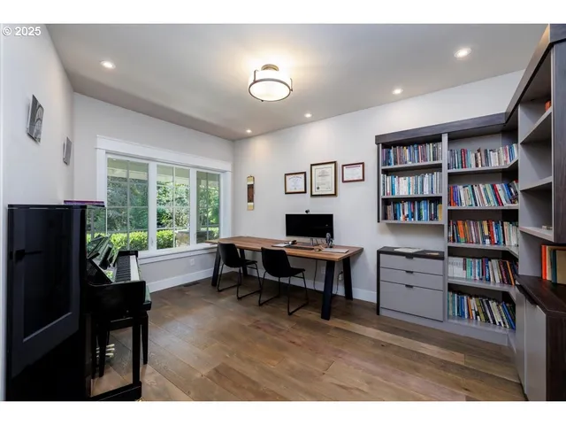 $4,200,000 | 1051 Forest Meadows Way, Lake Oswego, OR 97034