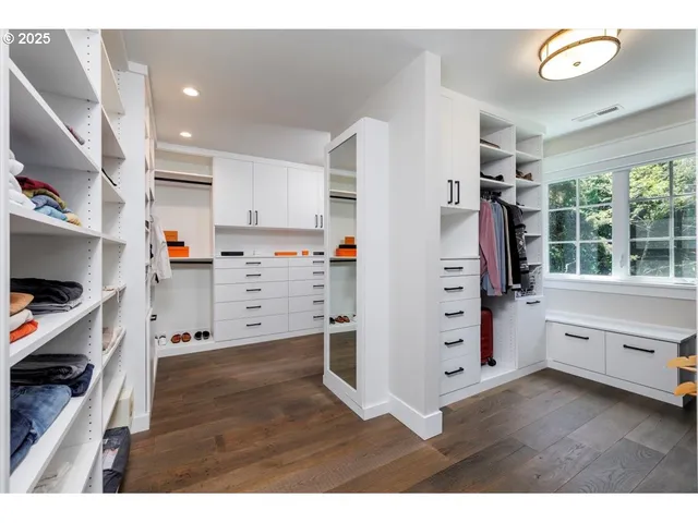 $4,200,000 | 1051 Forest Meadows Way, Lake Oswego, OR 97034