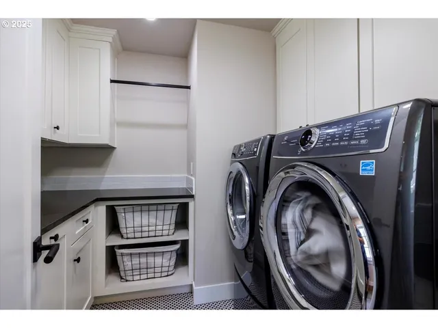 $4,200,000 | 1051 Forest Meadows Way, Lake Oswego, OR 97034