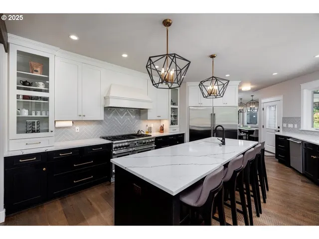 $4,200,000 | 1051 Forest Meadows Way, Lake Oswego, OR 97034