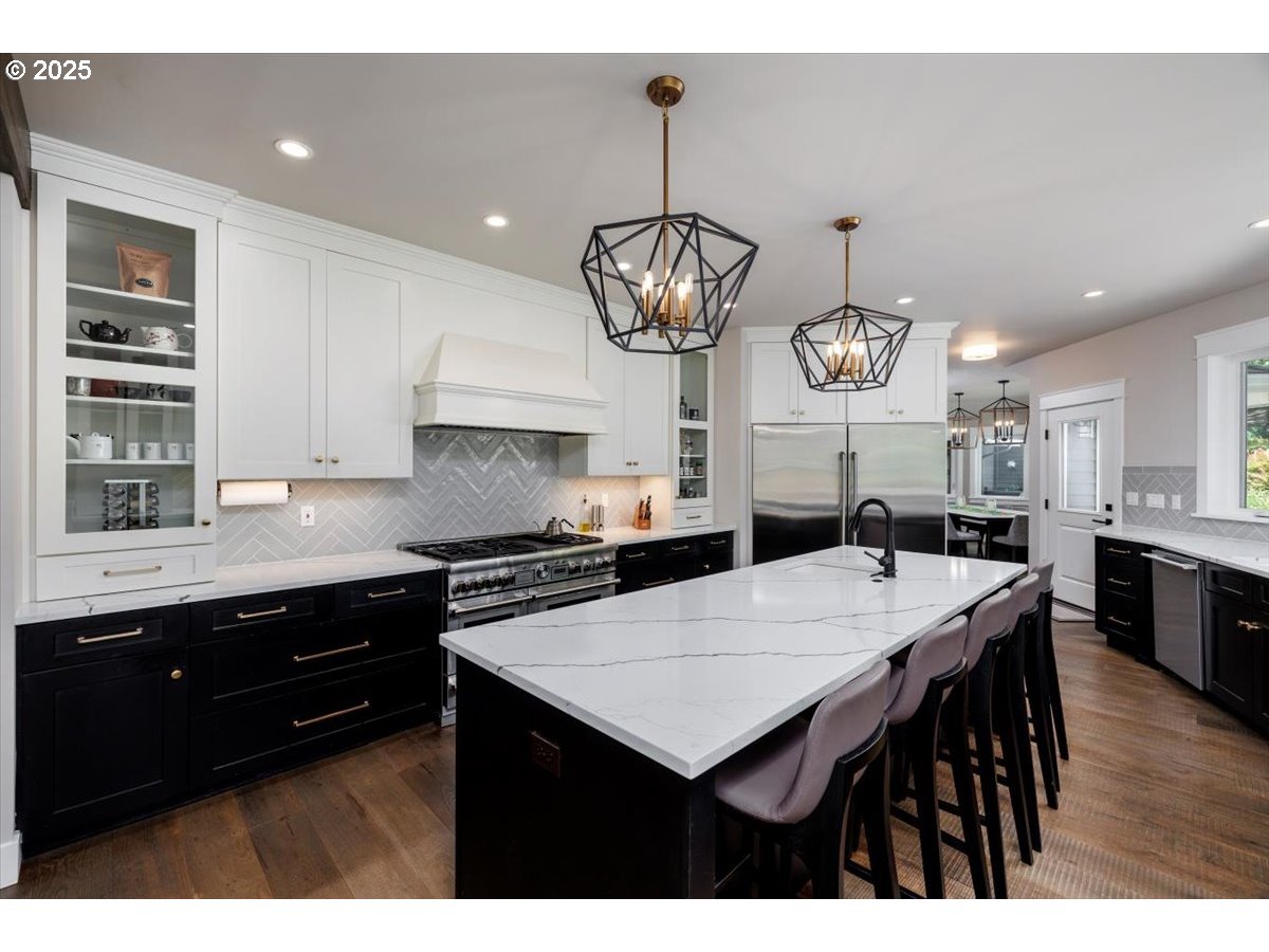 1051 Forest Meadows Way Lake Oswego, OR 97034 - Photo 10 of 48 Kitchen