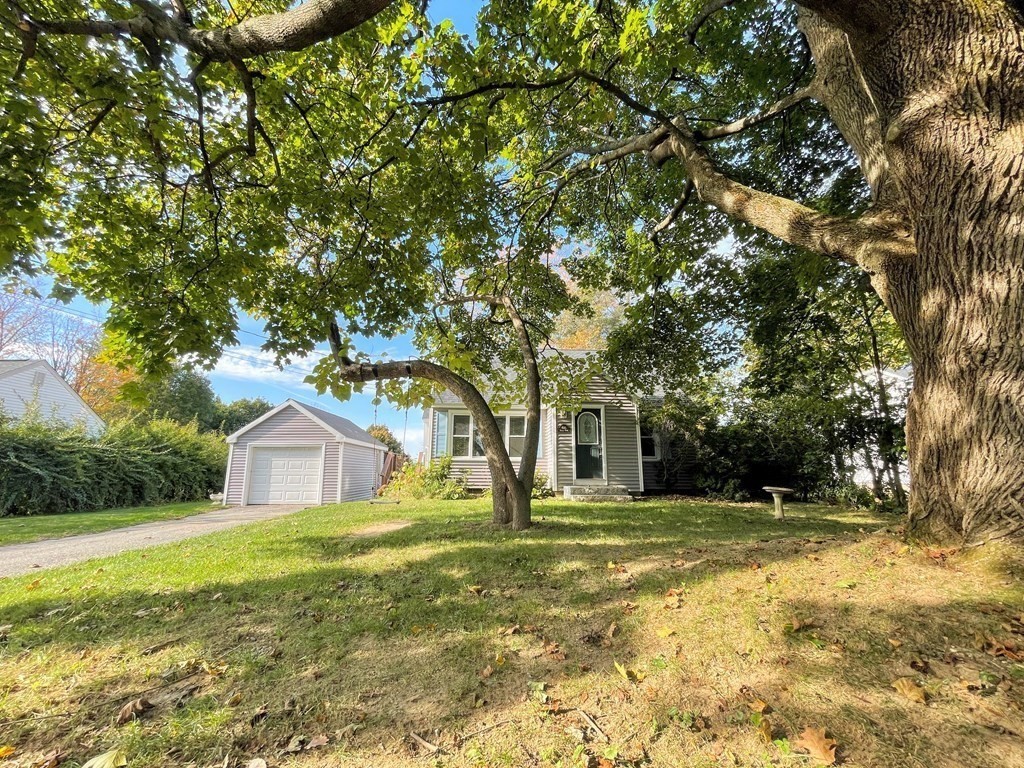 400 Hollis Road Lunenburg, MA 01462 - Photo 4 of 23 Gallery Image 4