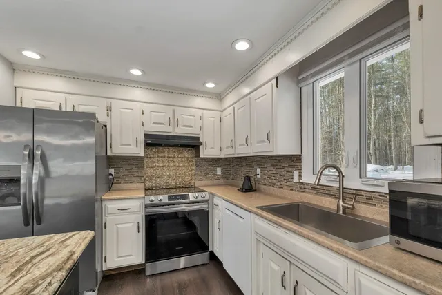 $589,900 | 17 Twilight Drive, Nashua, NH 03062