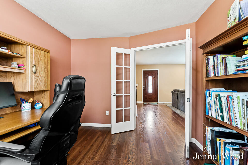 1582 Dykstra Road Muskegon, MI 49445 - Photo 11 of 32 1582DykstraRd19Lores