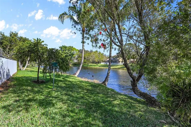 $639,900 | 6030 Swans Way, Coconut Creek, FL 33073