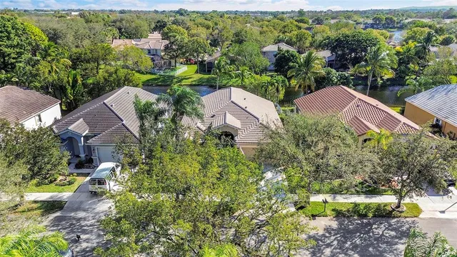 $639,900 | 6030 Swans Way, Coconut Creek, FL 33073
