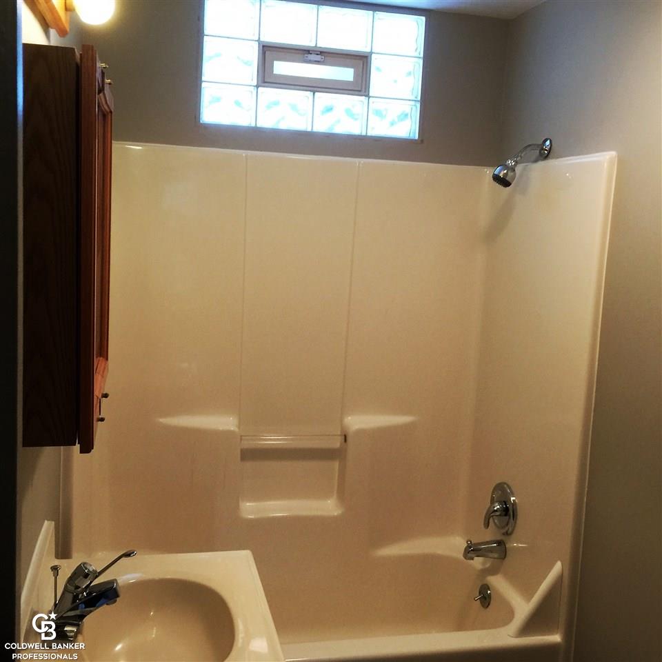 4328 Howard Road Port Huron, MI 48060 - Photo 17 of 27 31332509-16.JPG