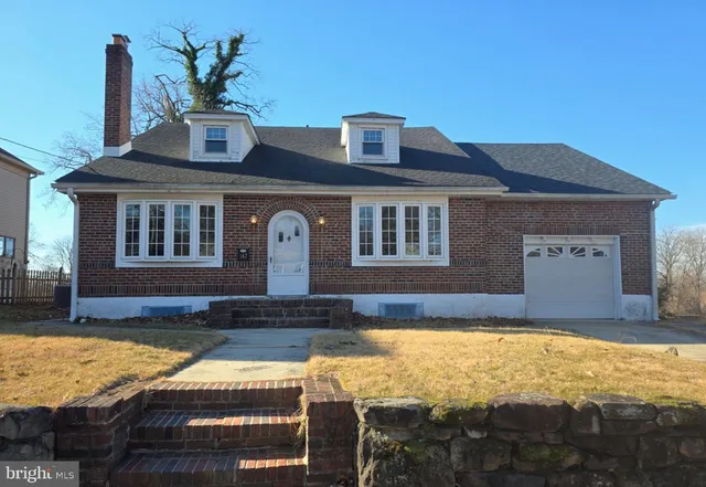 a house view with a swimming pool