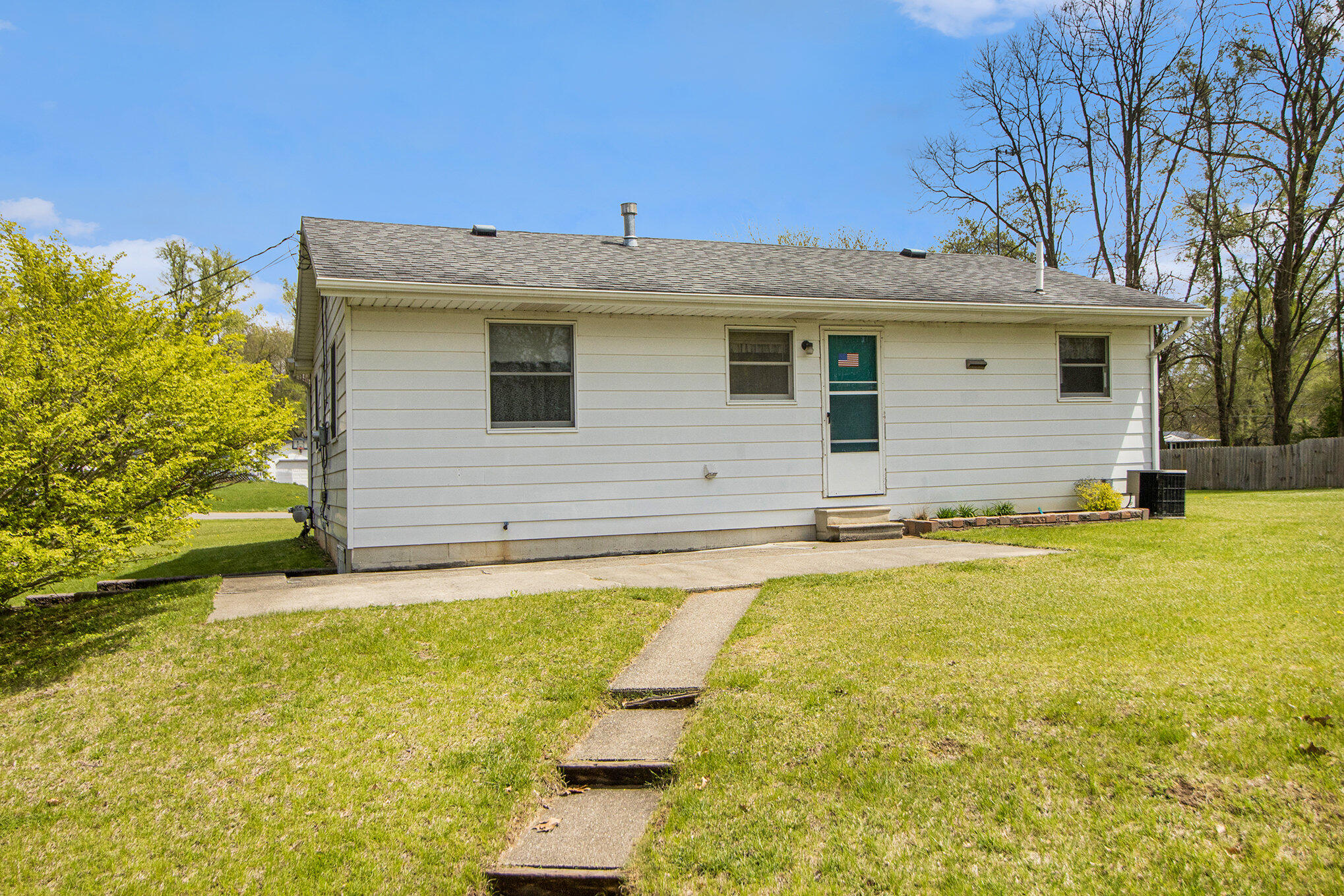 264 South Sutton Road Jackson, MI 49203 - Photo 14 of 16 014_img_6337