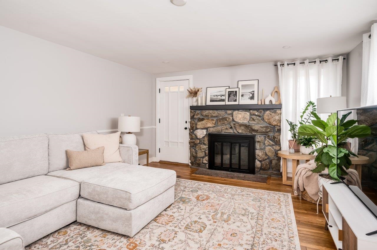32 Rochester Hill Road Rochester, NH 03867 - Photo 5 of 40