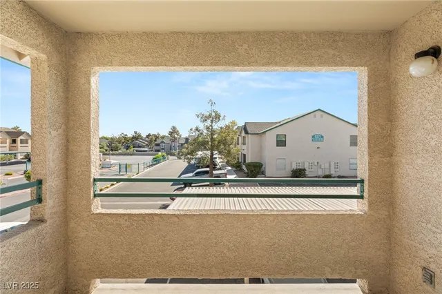 $1,050 | 5211 South Lindell Road, Unit 203, Las Vegas, NV 89118