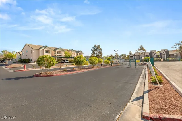 $1,050 | 5211 South Lindell Road, Unit 203, Las Vegas, NV 89118