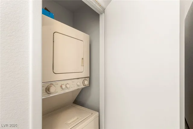 $1,050 | 5211 South Lindell Road, Unit 203, Las Vegas, NV 89118