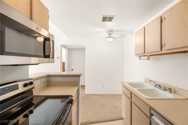 $1,050 | 5211 South Lindell Road, Unit 203, Las Vegas, NV 89118