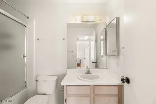 $1,050 | 5211 South Lindell Road, Unit 203, Las Vegas, NV 89118