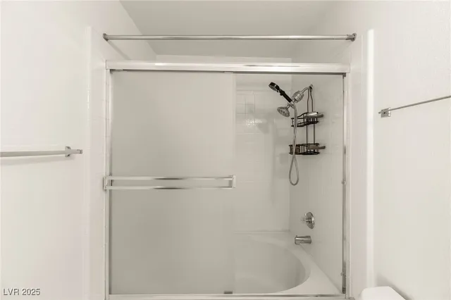 $1,050 | 5211 South Lindell Road, Unit 203, Las Vegas, NV 89118