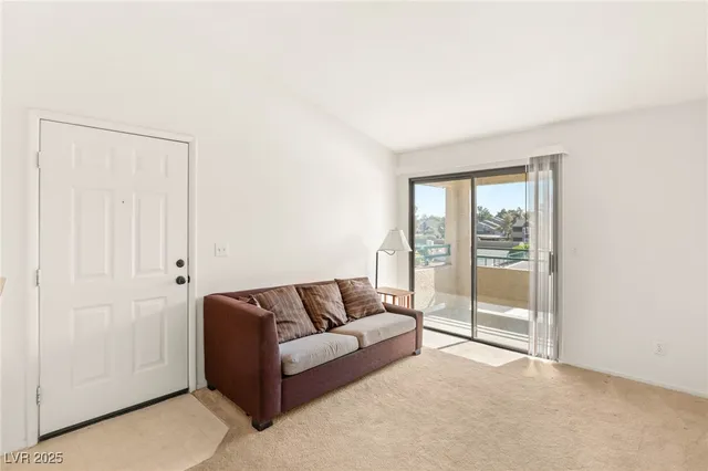$1,050 | 5211 South Lindell Road, Unit 203, Las Vegas, NV 89118