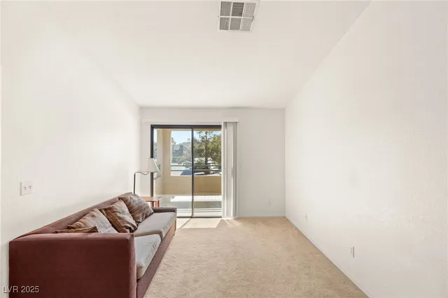 $1,050 | 5211 South Lindell Road, Unit 203, Las Vegas, NV 89118