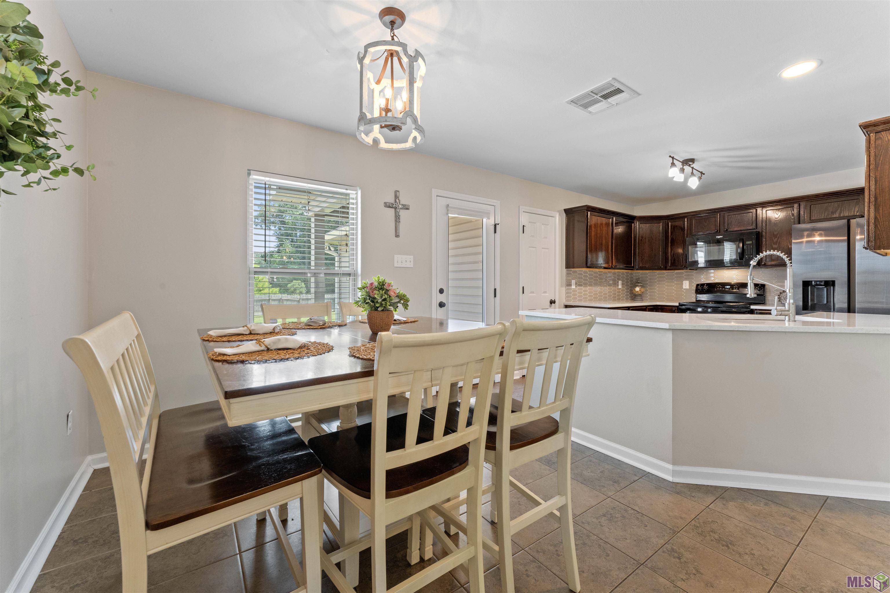 11471 Rosedale Avenue Denham Springs, LA 70726 - Photo 6 of 21 Gallery Image 6