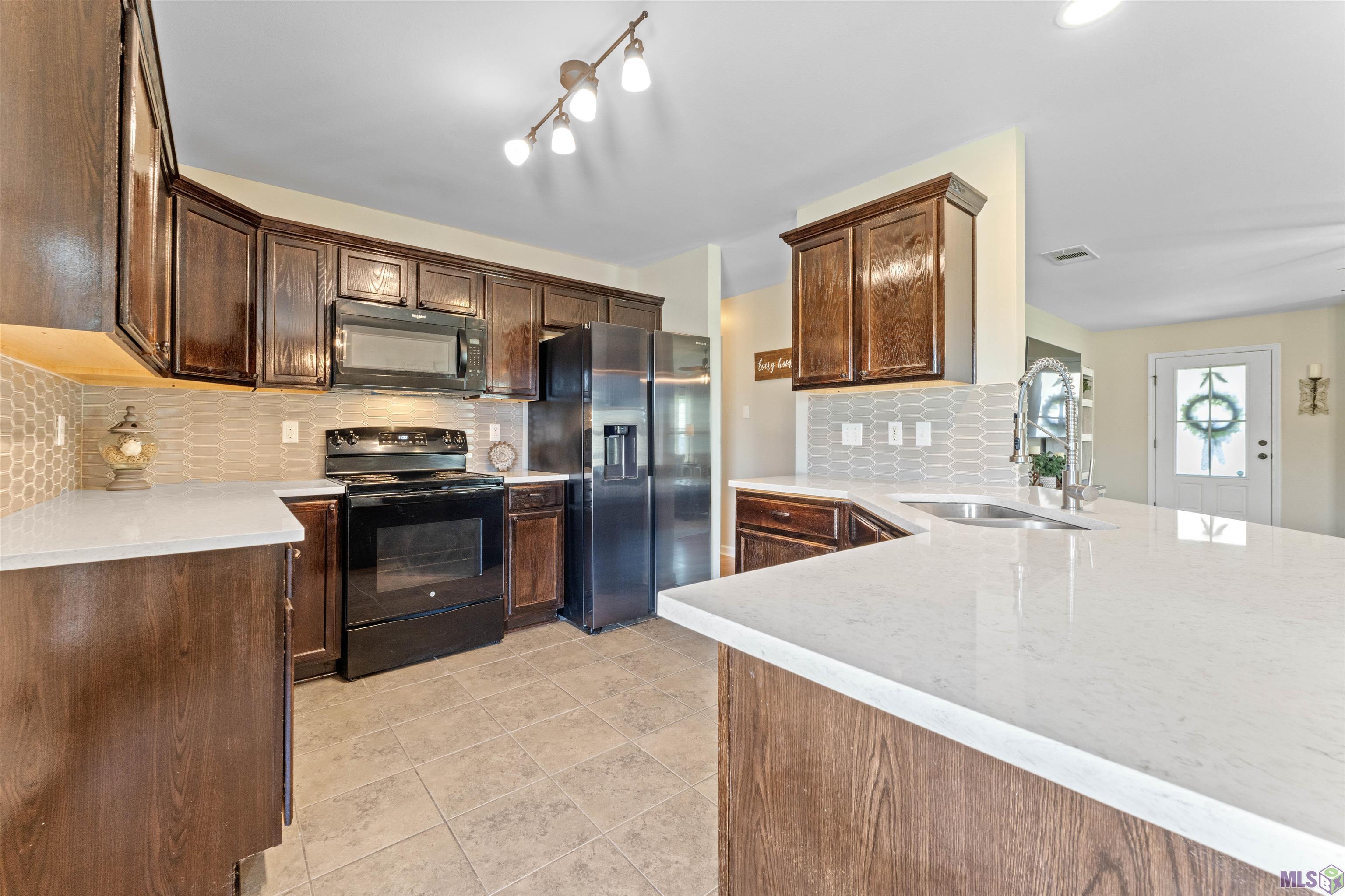 11471 Rosedale Avenue Denham Springs, LA 70726 - Photo 8 of 21 Gallery Image 8