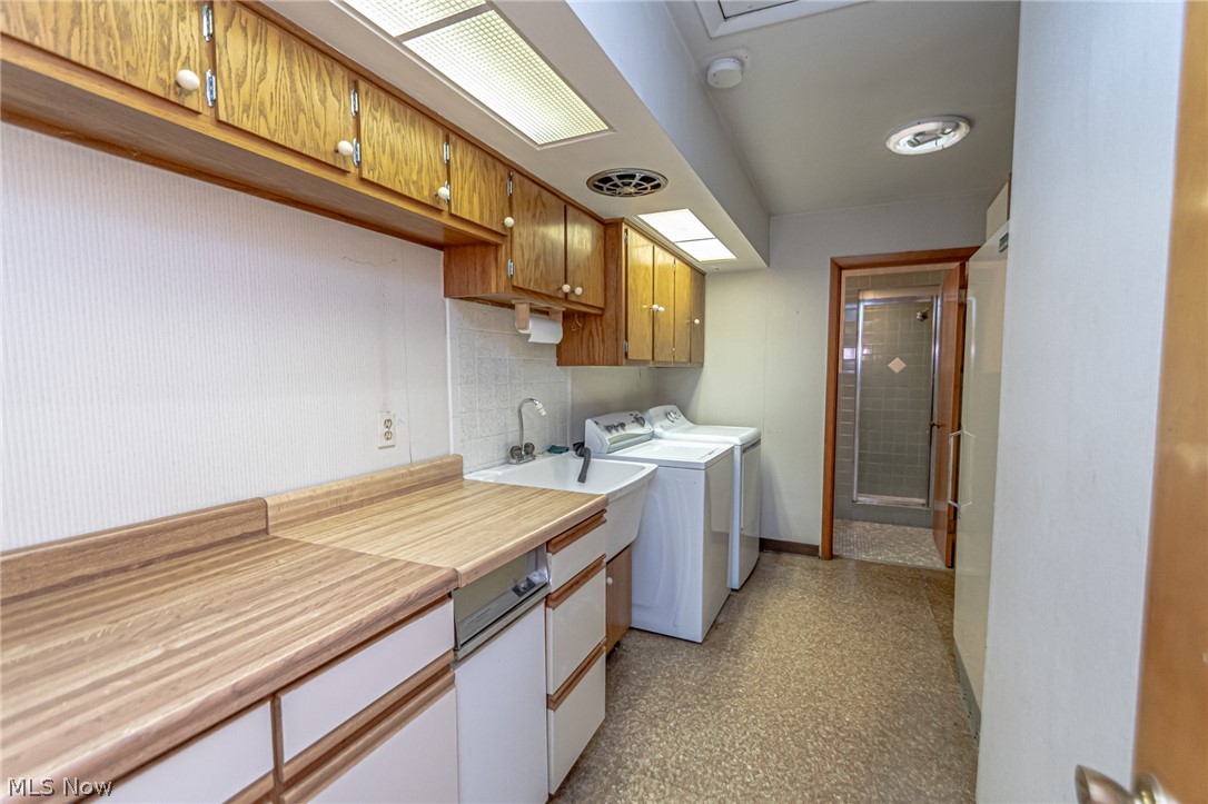6142 Engle Road Brook Park, OH 44142 - Photo 14 of 23 Gallery Image 14