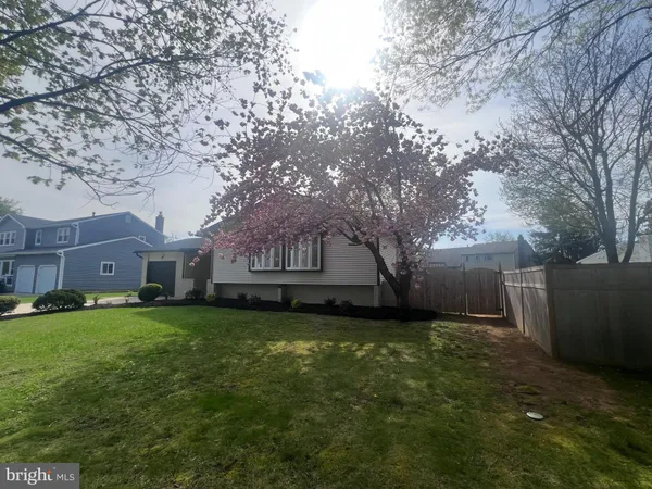 $674,900 | 122 Oxford Place, Mount Laurel, NJ 08054